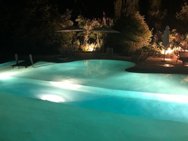 Bed and Breakfast La Bastide Des Grands Chenes Lambesc Esterno foto
