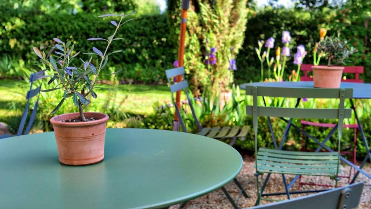 Bed and Breakfast La Bastide Des Grands Chenes Lambesc Esterno foto