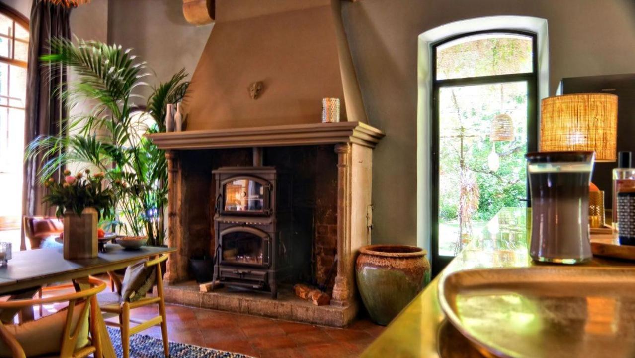 Bed and Breakfast La Bastide Des Grands Chenes Lambesc Esterno foto
